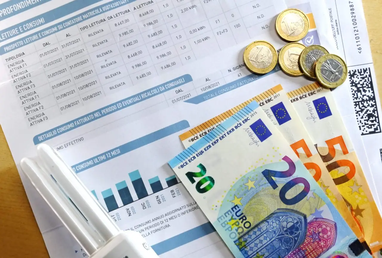 La tua bolletta è troppo alta? Ecco 10 trucchi semplici per dimezzarla subito