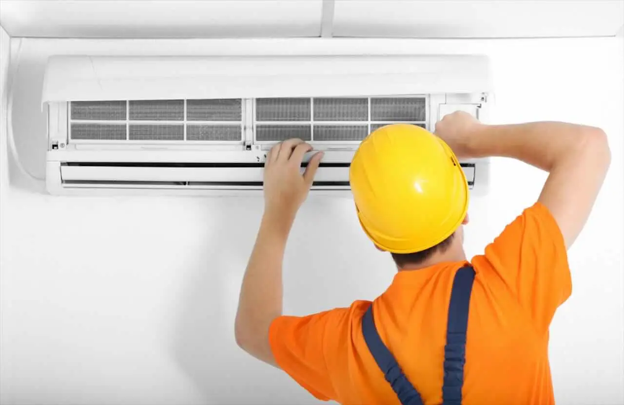 Il trucco per dimezzare i consumi del condizionatore senza soffrire il caldo